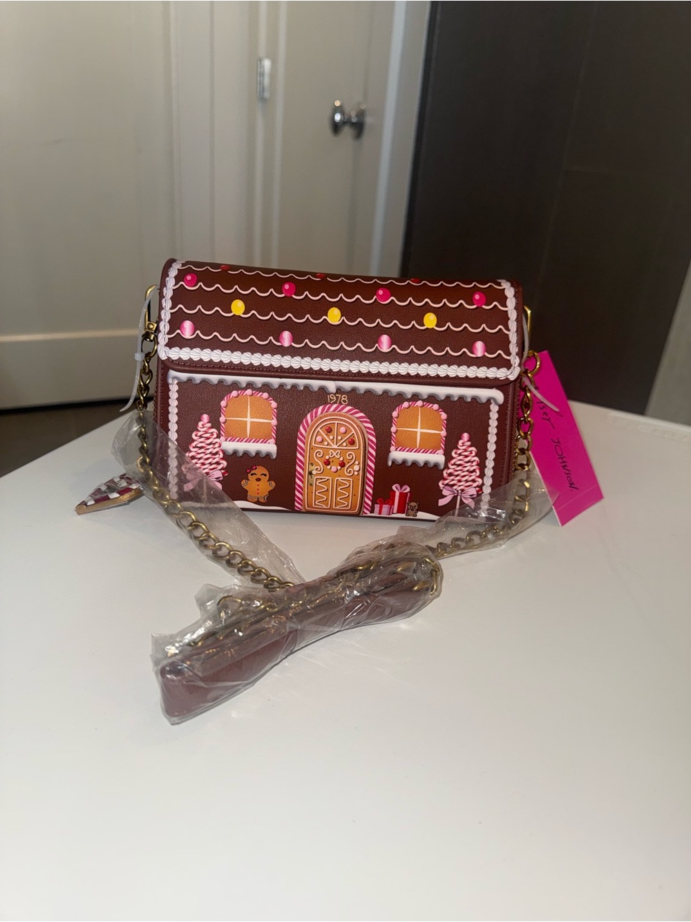 Betsey Johnson Baking Spirits Bright Gingerbread Wallet on Chain NWT